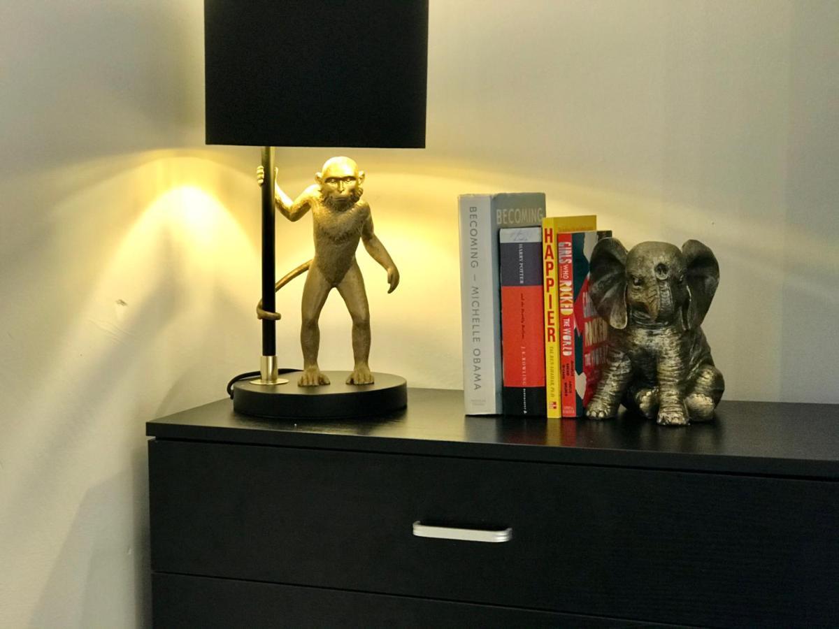 Stylish 3 Bedroom House Only 5 Mins From M6/M58 Γουίγκαν Εξωτερικό φωτογραφία